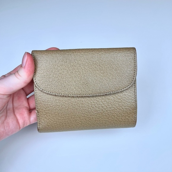 Gucci Tan Leather Wallet with Gold Clasp - Picture 4 of 9